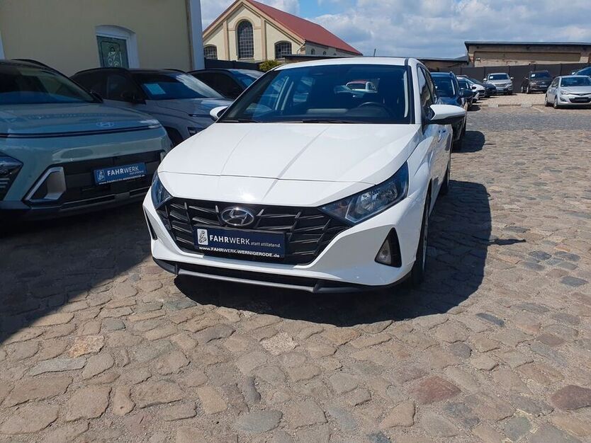 i20