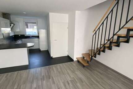 Haus zum Mieten in Rodgau 1.900 € 143.5 m² 5 zimmer