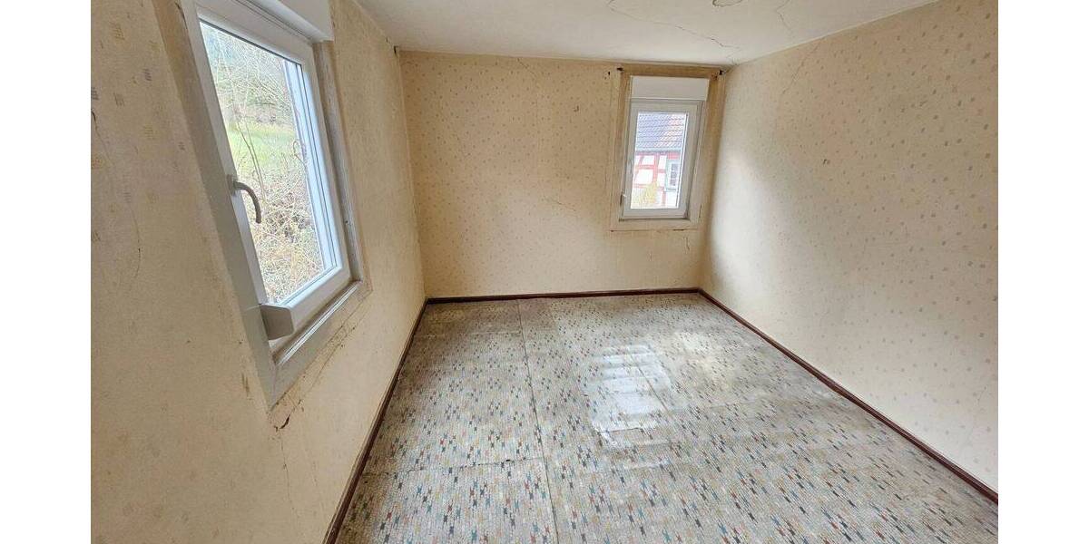 Mehrfamilienhaus, Wohnhaus Rödental Mönchröden - 9 Zimmer, 180 m&sup2;, 120.000&euro; | Angebot:26119197