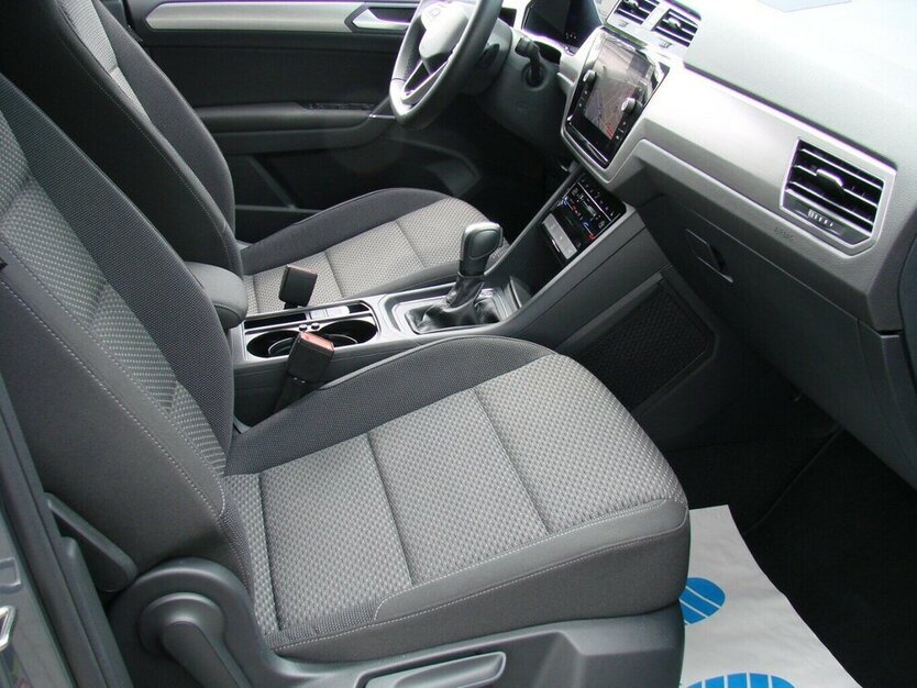 Touran 1.5TSI Comfortline 7-Sitzer Pano Standheizu