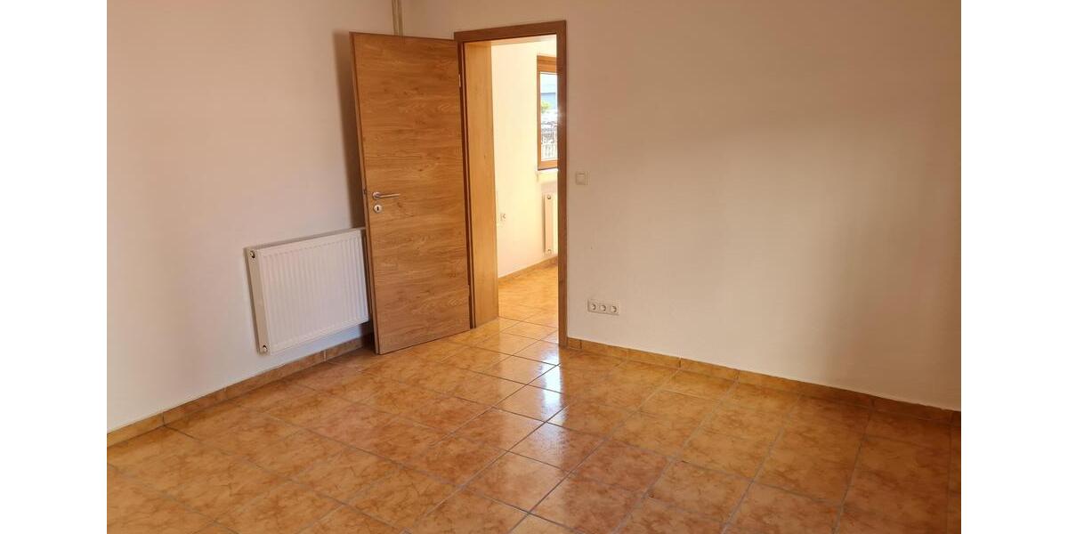 Einfamilienhaus Gelnhausen - 4 Zimmer, 180 m&sup2;, 2.250&euro; | Angebot:26087281