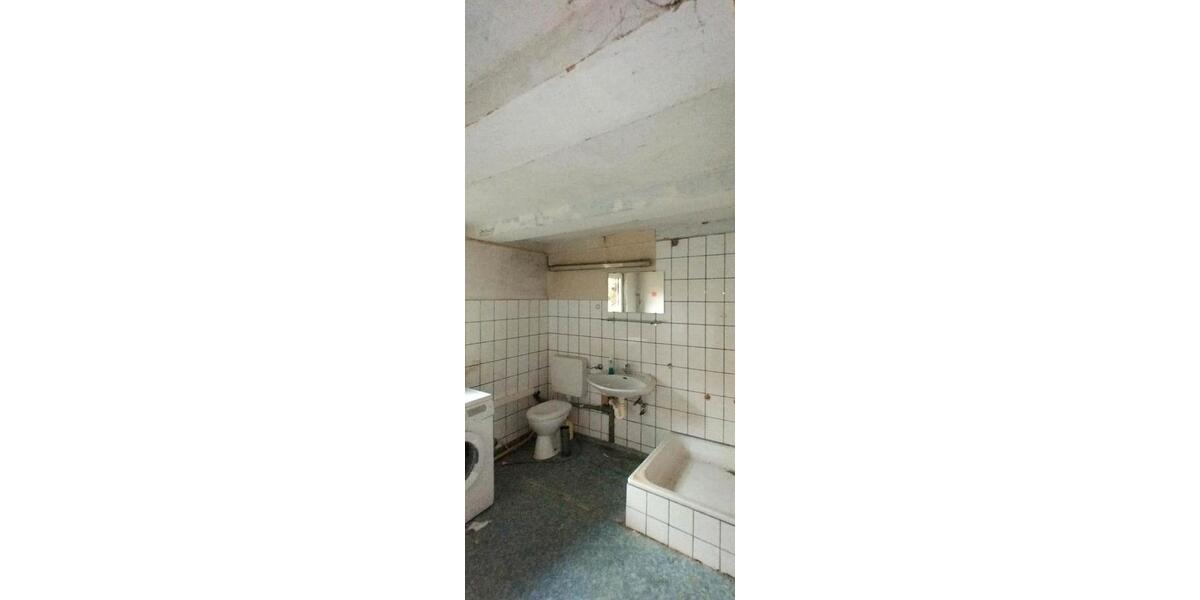 Einfamilienhaus Lengede - 10 Zimmer, 380 m&sup2;, 27.300&euro; | Angebot:25280896