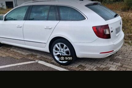Skoda Superb 236.400 km 5.500 &euro; München 81671