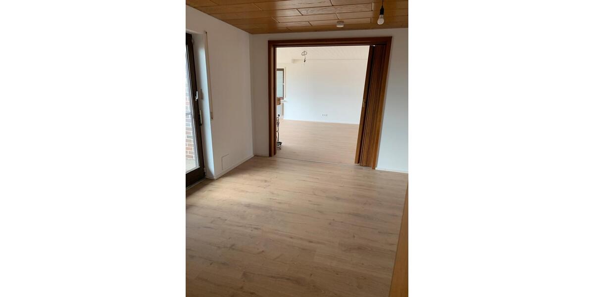 Etagenwohnung Trostberg - 5 Zimmer, 149 m&sup2;, 980&euro; | Angebot:26387114