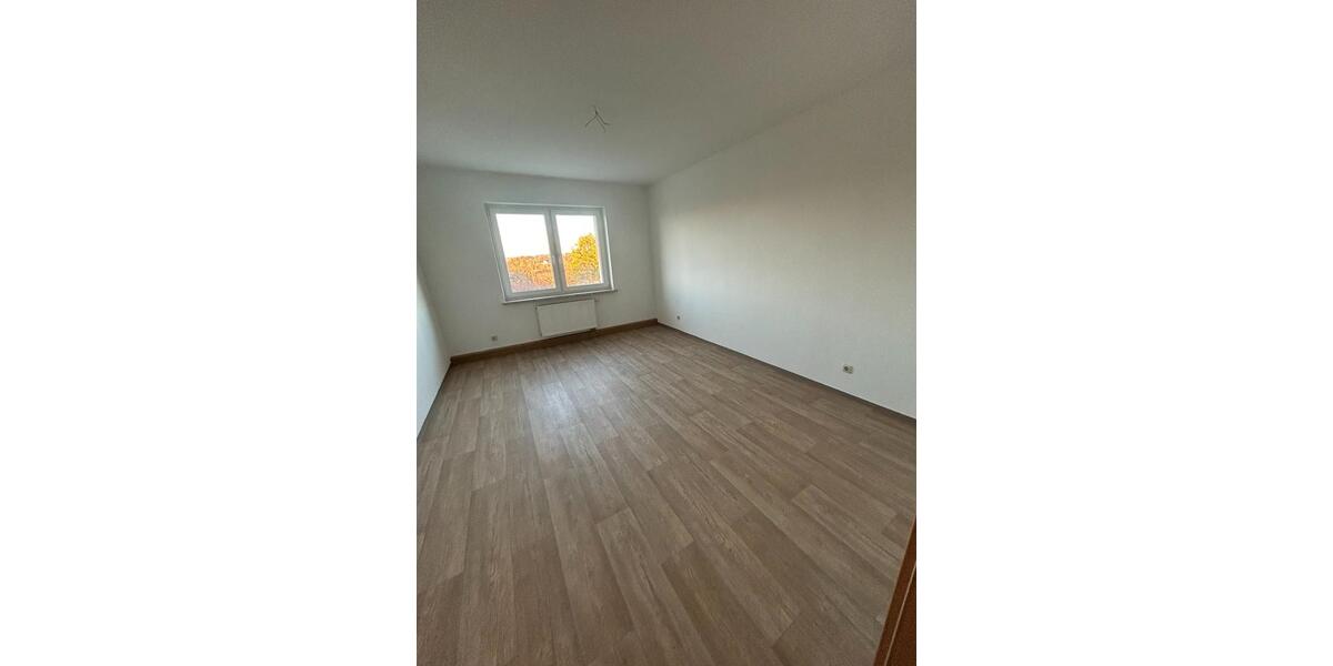 Wunderschöne 3-RW mit Einbauküche 3 zimmer