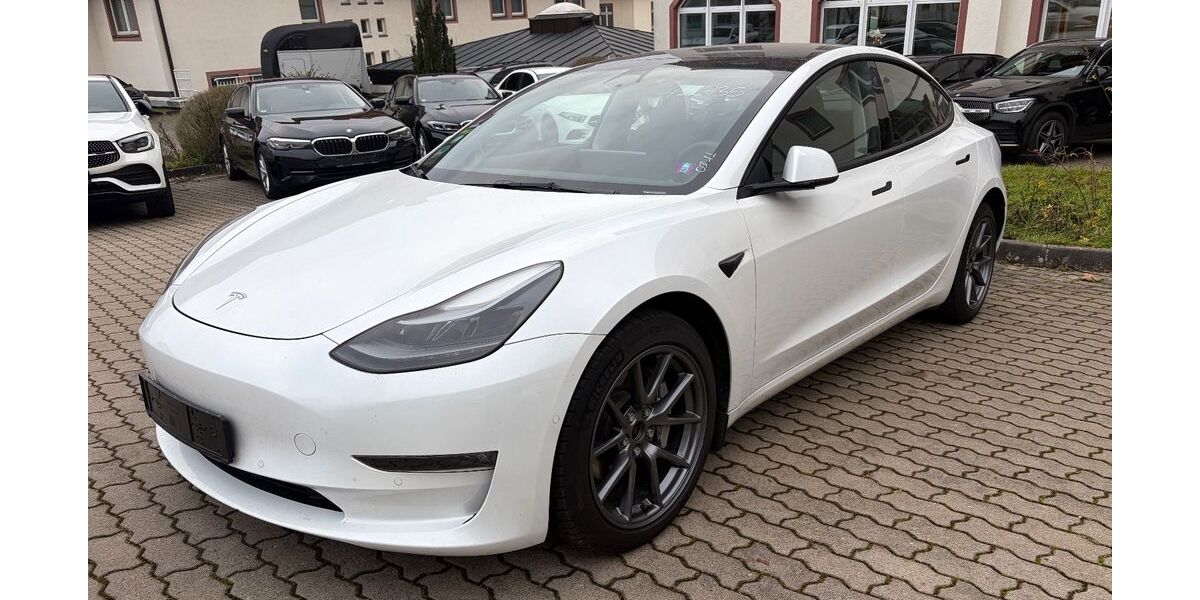 Tesla Model 3 86.770 km 25.950 &euro; Bad Kissingen 97688