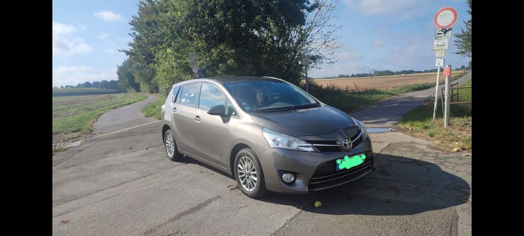 Toyota Verso 189.000 km 9.700 € Dortmund 44319