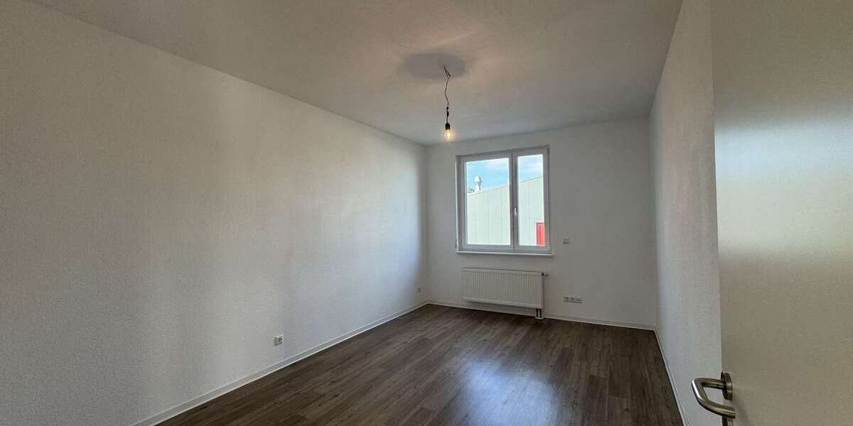 Modernes Reihenendhaus mit Wohn- und Gewerbeanteil + Garten, Garage & 3 Stellplätzen in Rheinstetten - Reihenendhaus Rheinstetten | Angebot:19845441