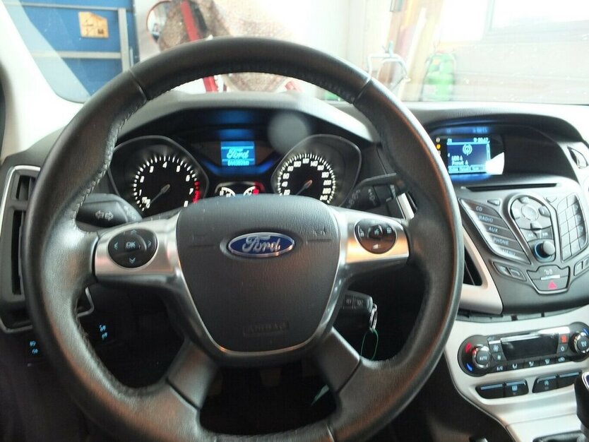 Ford Focus CHAMPIONS EDITION 5-TÜRIG orig.53.215 km ! 53.215 km 8.404 € Köln 50858
