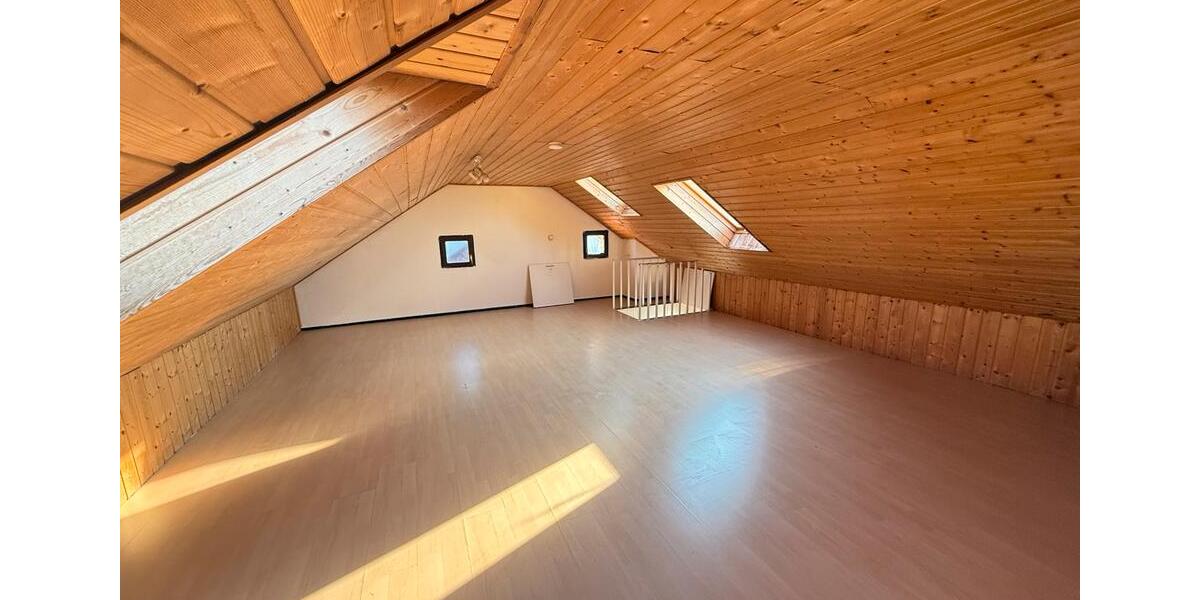 Etagenwohnung Karlsruhe Hagsfeld - 5 Zimmer, 110 m&sup2;, 1.500&euro; | Angebot:25967862