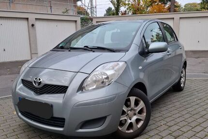 Toyota Yaris 162.000 km 2.999 € Aachen 52064