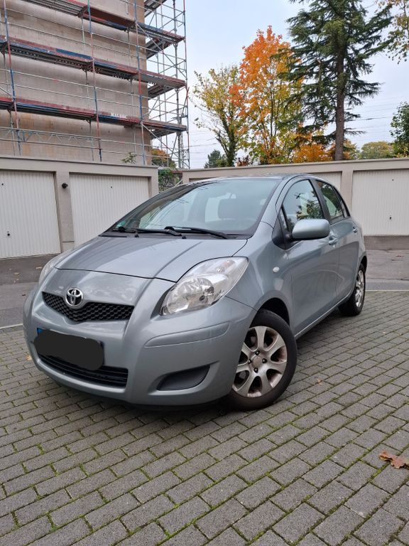 Toyota Yaris 162.000 km 2.999 € Aachen 52064