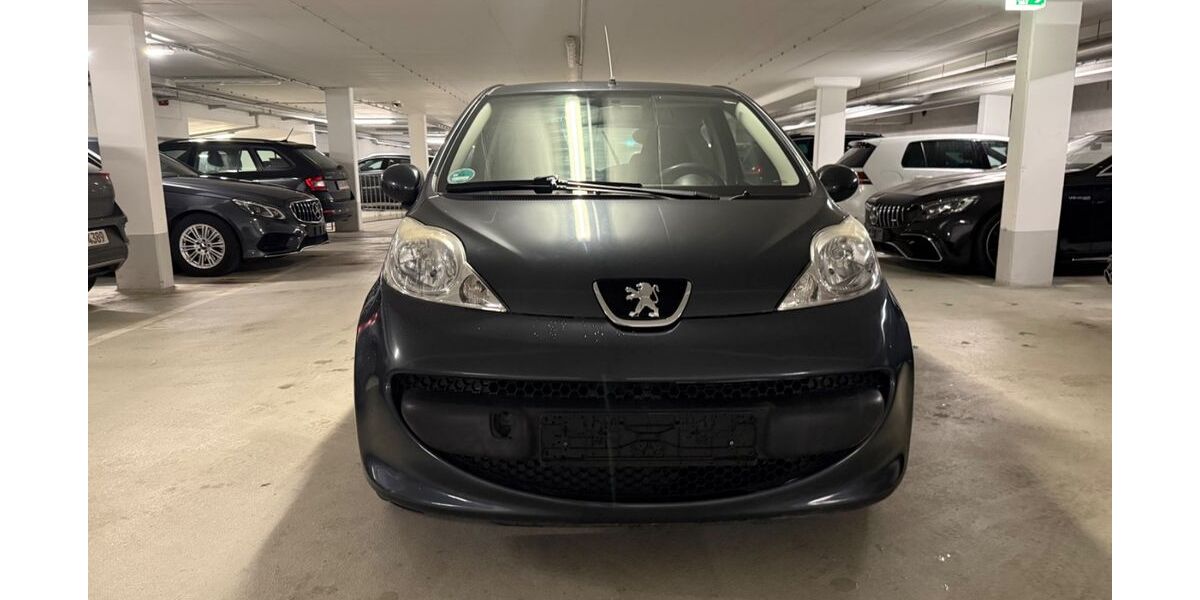 Peugeot 107 99.000 km 3.300 &euro; Essen 45326