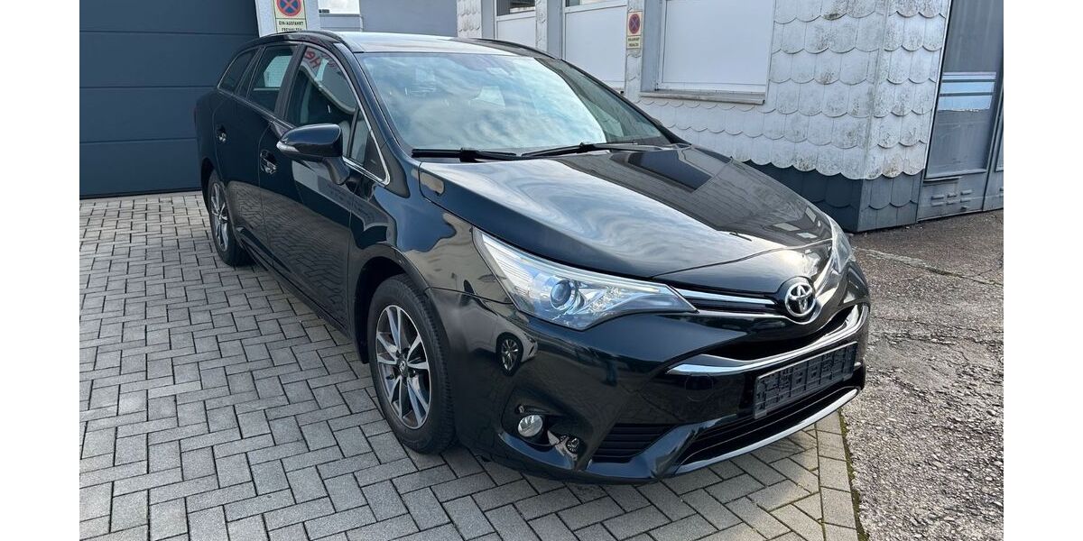 Toyota Avensis 167.000 km 8.900 &euro; Herten 45701