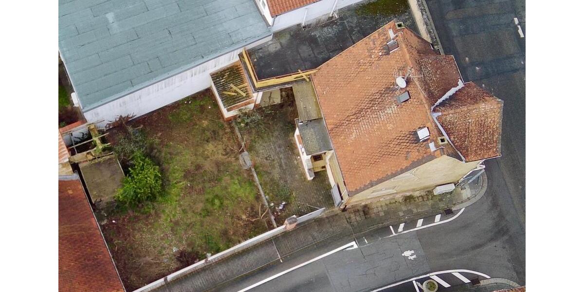 Einfamilienhaus Lampertheim - 5 Zimmer, 110 m&sup2;, 240.000&euro; | Angebot:24679938