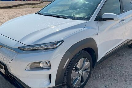 Hyundai KONA Elektro 51.000 km 19.900 &euro; Neuenburg a. R. 79395