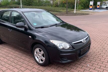 Hyundai i30 152.000 km 2.499 € Halle 06122