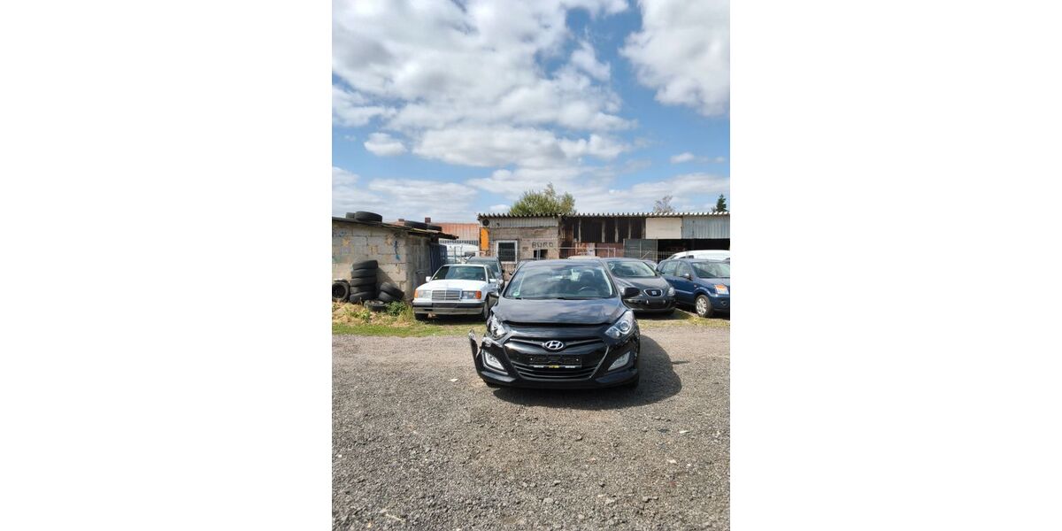 Hyundai i30 158.000 km 3.300 &euro; Saarlouis 66740