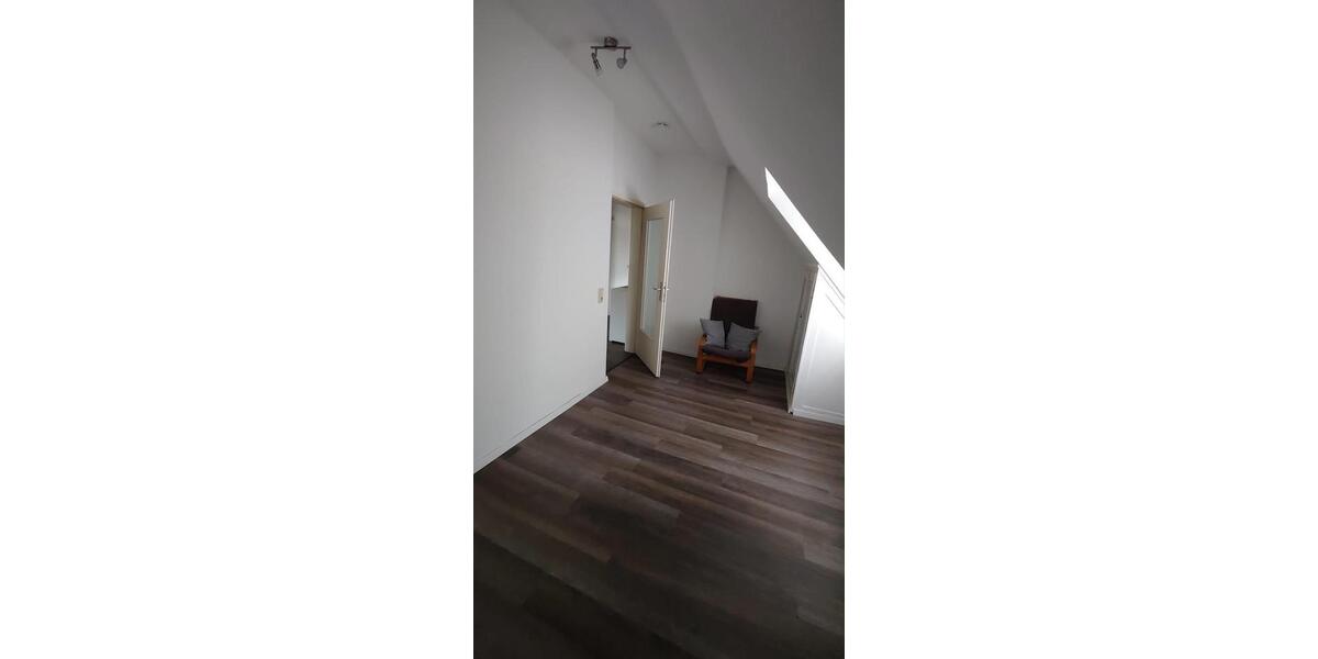 Dachgeschoßwohnung Calbe (Saale) - 2 Zimmer, 44 m&sup2;, 300&euro; | Angebot:27625788