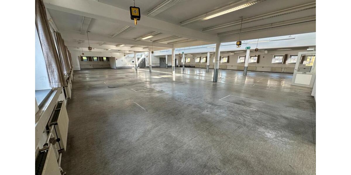 Lagerfläche mit Büro 1850 m2 zimmer