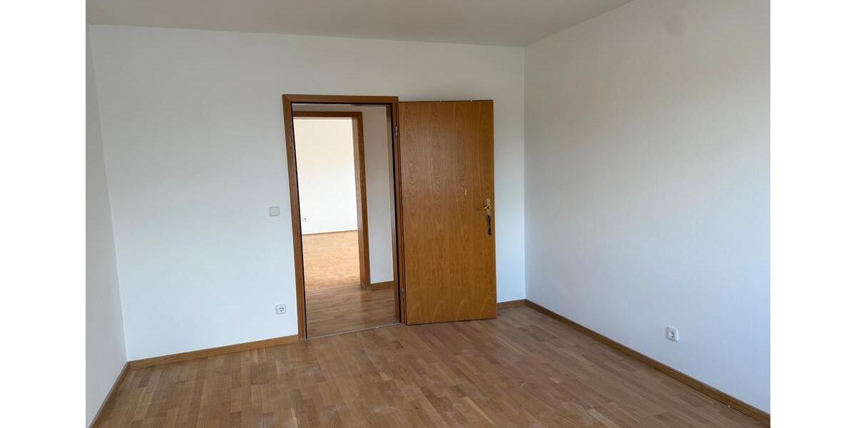 Etagenwohnung Puchheim - 3 Zimmer, 77 m&sup2;, 1.726&euro; | Angebot:26322603