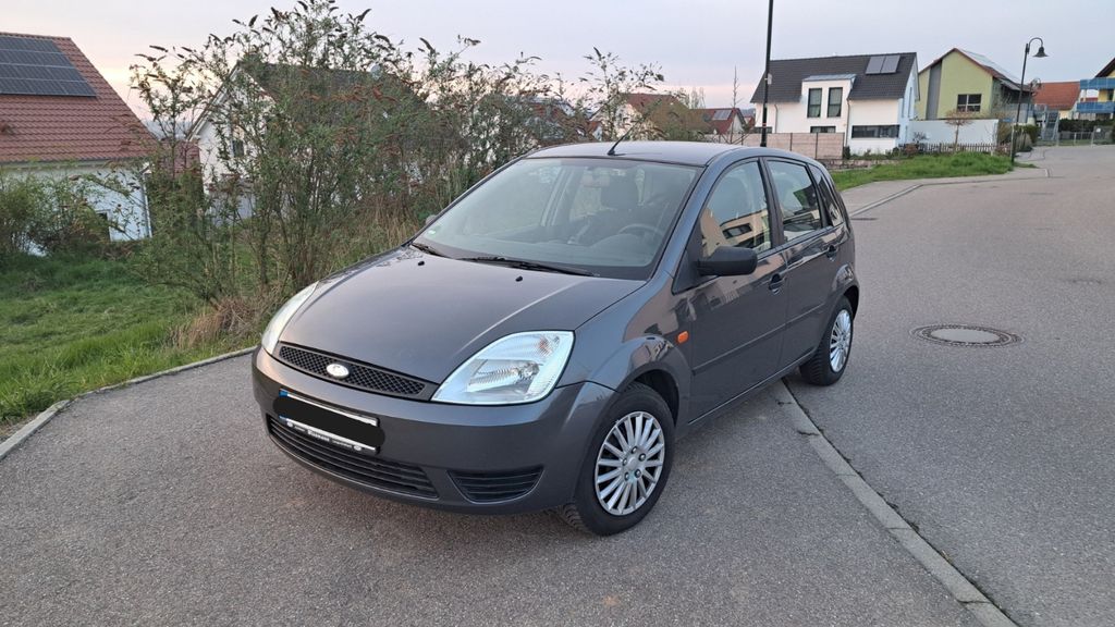 Ford Fiesta 210.000 km 2.199 &euro; Neuenstadt am Kocher 74196