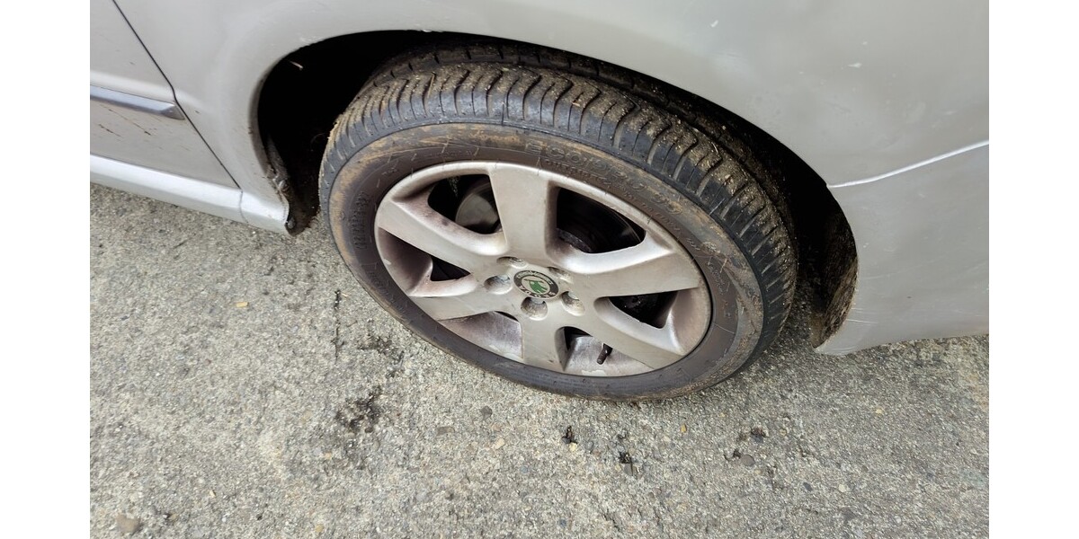 Skoda Fabia 370.695 km 2.500 &euro; Bergatreute 88368