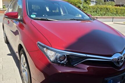 Toyota Auris 25.000 km 12.499 &euro; Geseke 59590