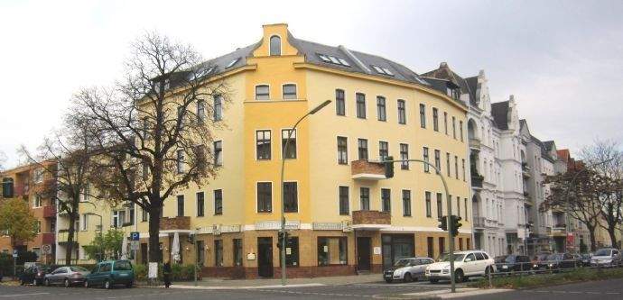 Großer Altbau für Arbeiten undoder Wohnen im 1. OG gegenüber Volkspark