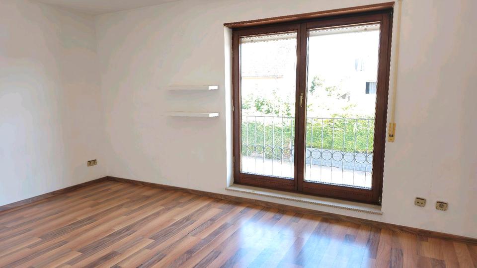 Etagenwohnung Leimen - 3 Zimmer, 98 m&sup2;, 1.200&euro; | Angebot:25298775