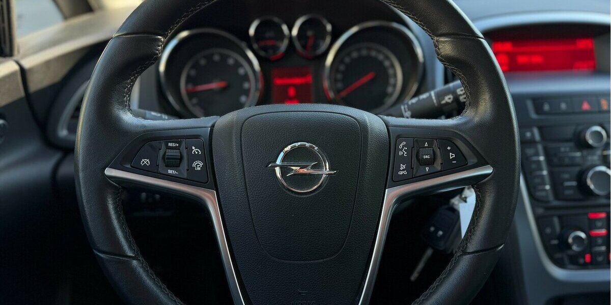 Opel Astra J 1.4 Lim. Edition SHZ PDC 100.000 km 5.990 &euro; Neckarsulm 74172