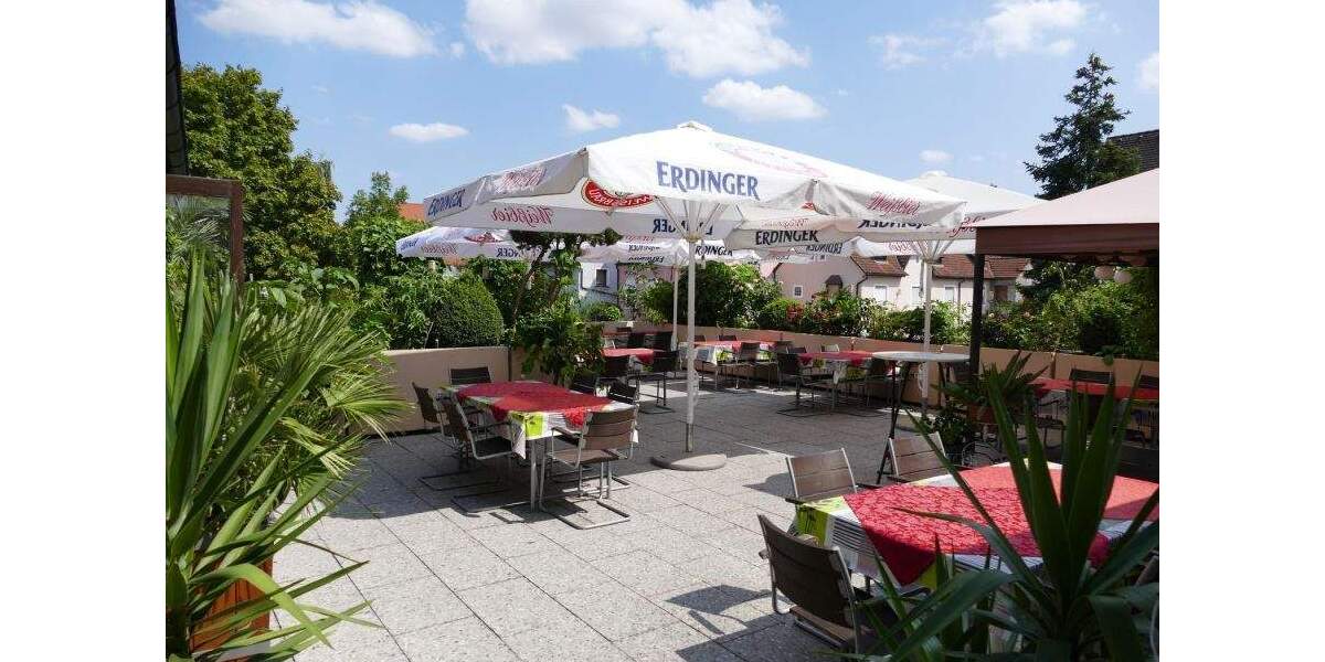 Hotel mit Gaststätte und Wohnung zimmer