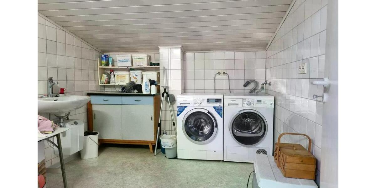 Einfamilienhaus Schotten - 8 Zimmer, 270 m&sup2;, 369.000&euro; | Angebot:24572823