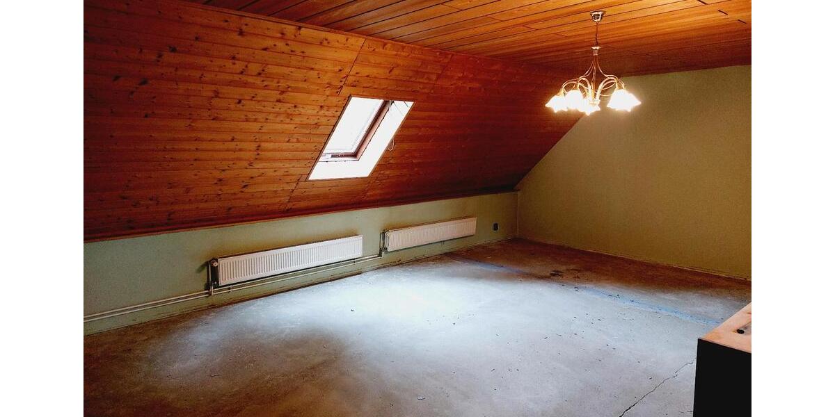 Einfamilienhaus Lieberose - 9 Zimmer, 300 m&sup2;, 194.800&euro; | Angebot:24838726