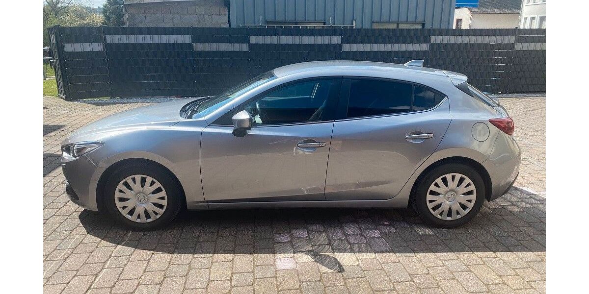 Mazda 3 124.471 km 9.200 &euro; Longuich 54340