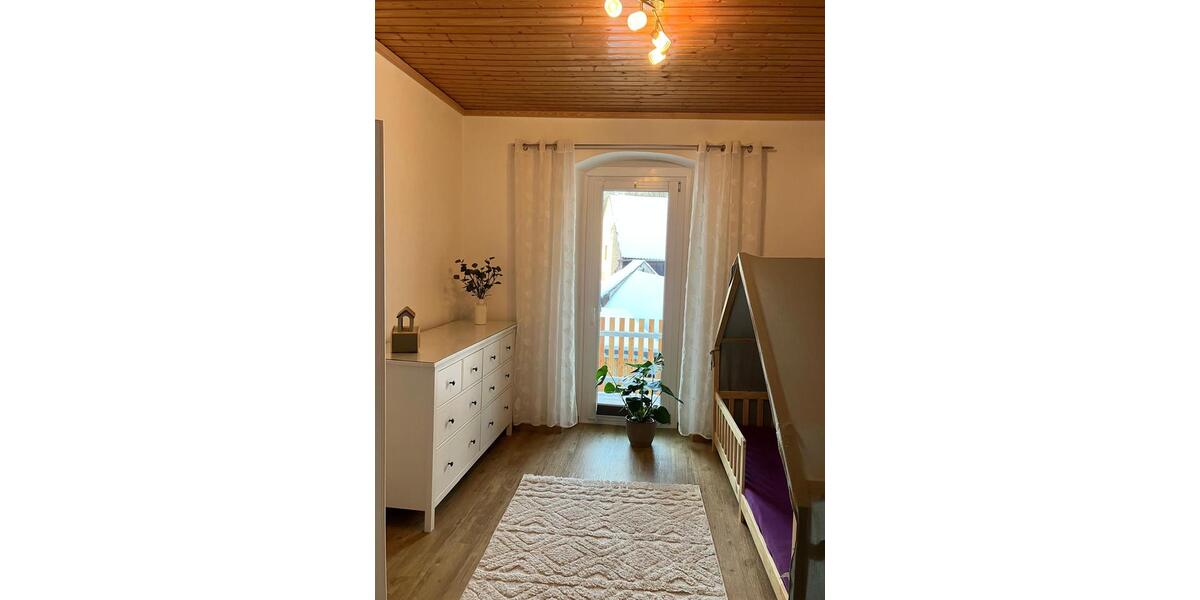 Reihenhaus Vilseck - 6 Zimmer, 135 m&sup2;, 289.000&euro; | Angebot:26773658