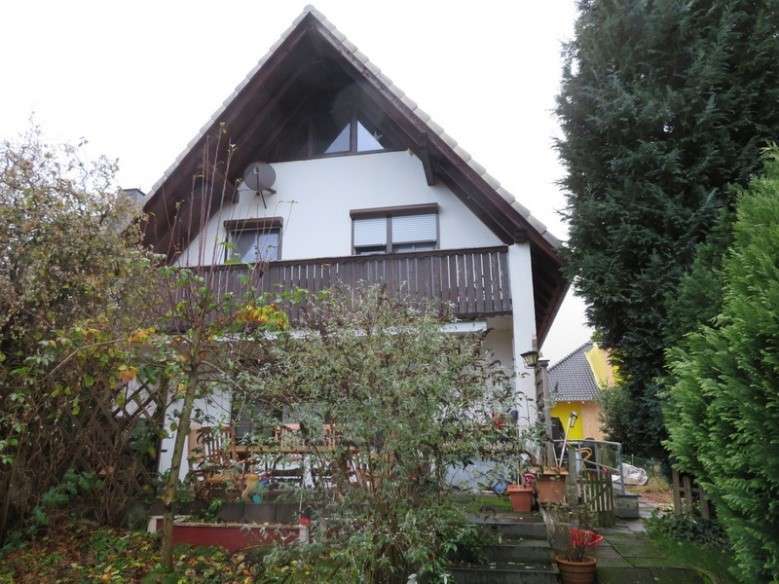 Haus zum Kaufen in Hüllhorst 185.000 € 125 m²