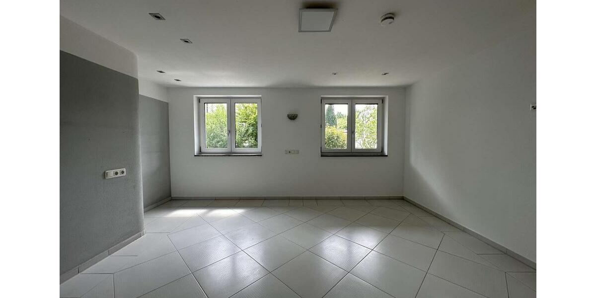 Erdgeschoßwohnung Friedberg - 3 Zimmer, 126 m&sup2;, 1.850&euro; | Angebot:26648210