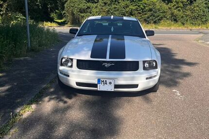 Ford Mustang 90.580 km 11.750 &euro; Mannheim 68307