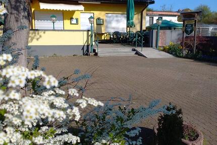 Gutgehende Vereinsgaststätte zimmer