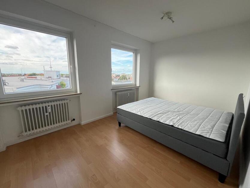 Altstadt | Blick über Bremen! Gepflegte, möblierte Wohnung in zentraler Lage bietet neues Zuhause!