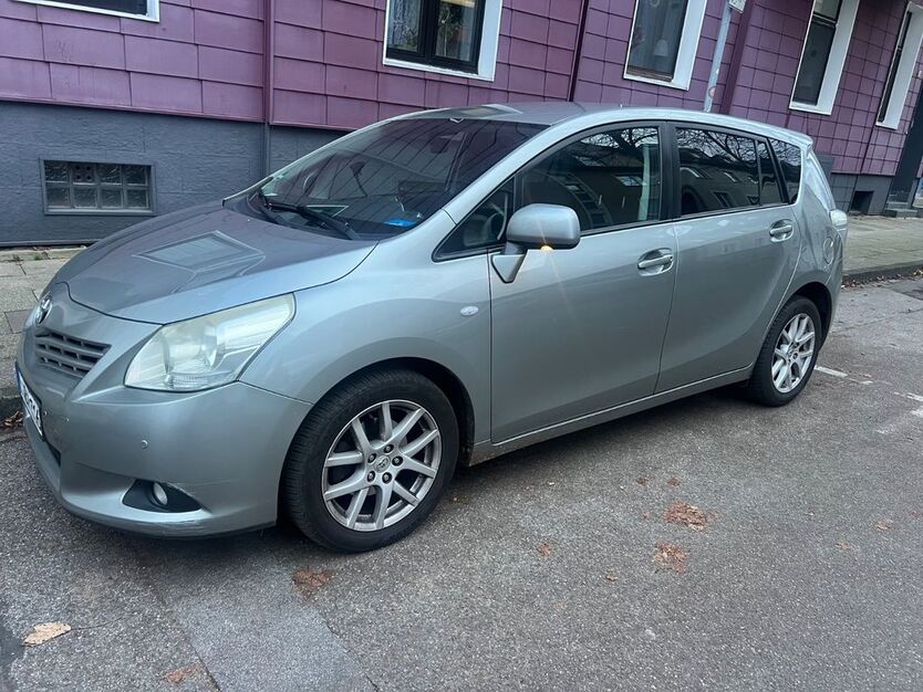 Toyota Verso 239.055 km 6.900 € Essen 45359