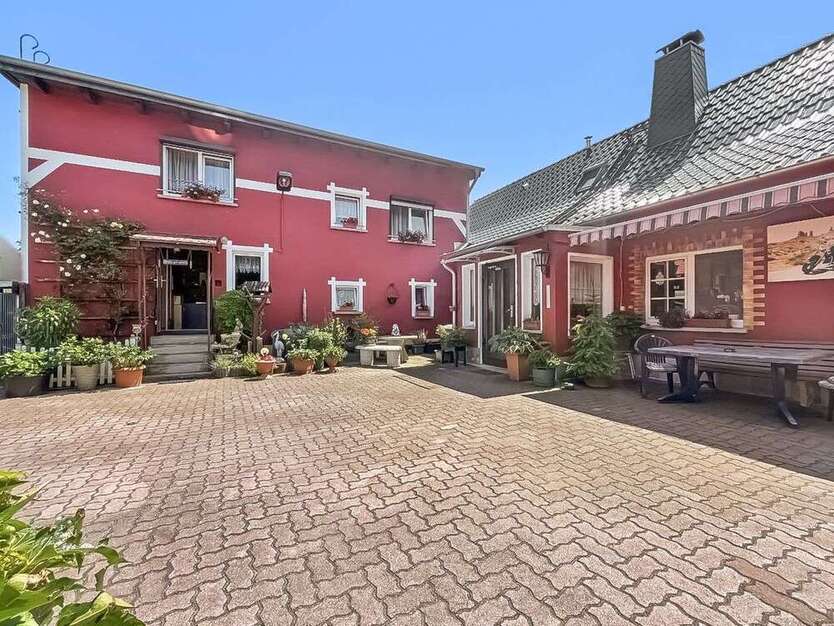 Haus zum Kaufen in Köthen 269.100 € 264 m²