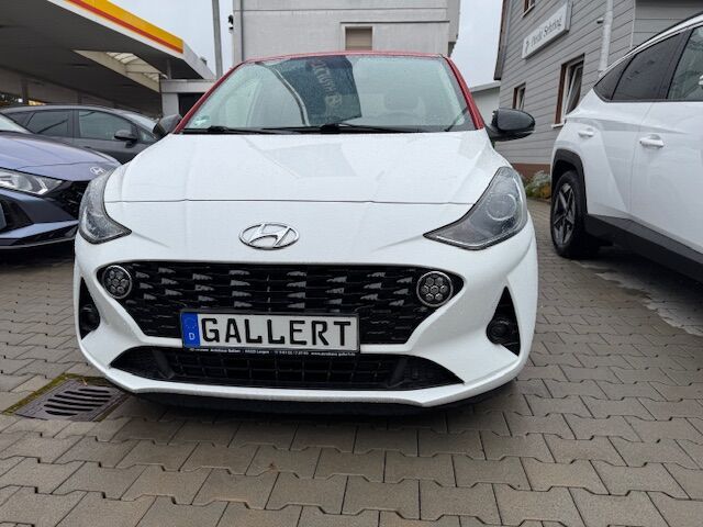 i10