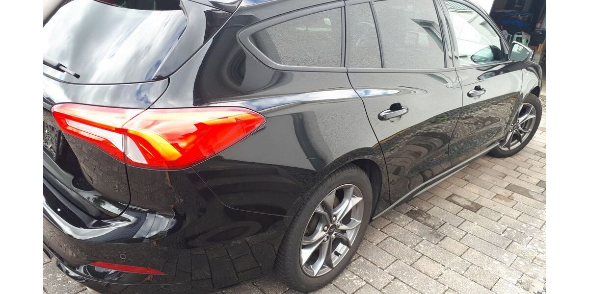 Ford Focus 42.000 km 17.999 &euro; Daun 54550