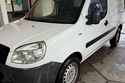 Fiat Doblo 279.000 km 2.999 &euro; München 81829