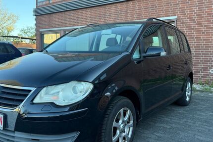 VW Touran 184.000 km 3.990 &euro; Rüsselsheim am Main 65428
