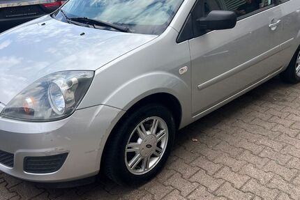 Ford Fiesta 114.000 km 2.990 &euro; Berlin 13581