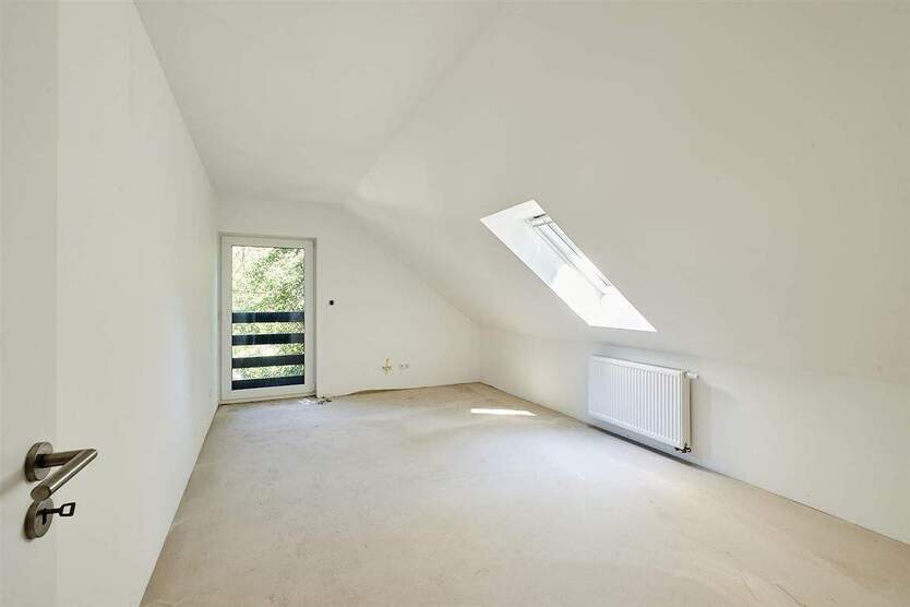 Provisionsfrei! Modernisiertes Raumwunder mit vielfältigen Nutzungs- und Gestaltungsmöglichkeiten 8 zimmer