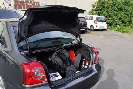 Toyota Avensis 193.000 km 3.950 &euro; Berlin 10119